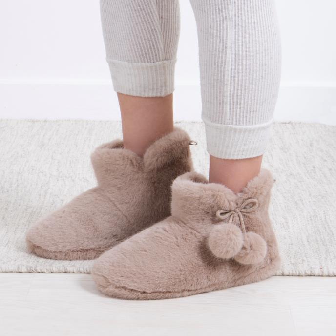 totes toasties® Ladies Faux Fur Boot Slippers Oat